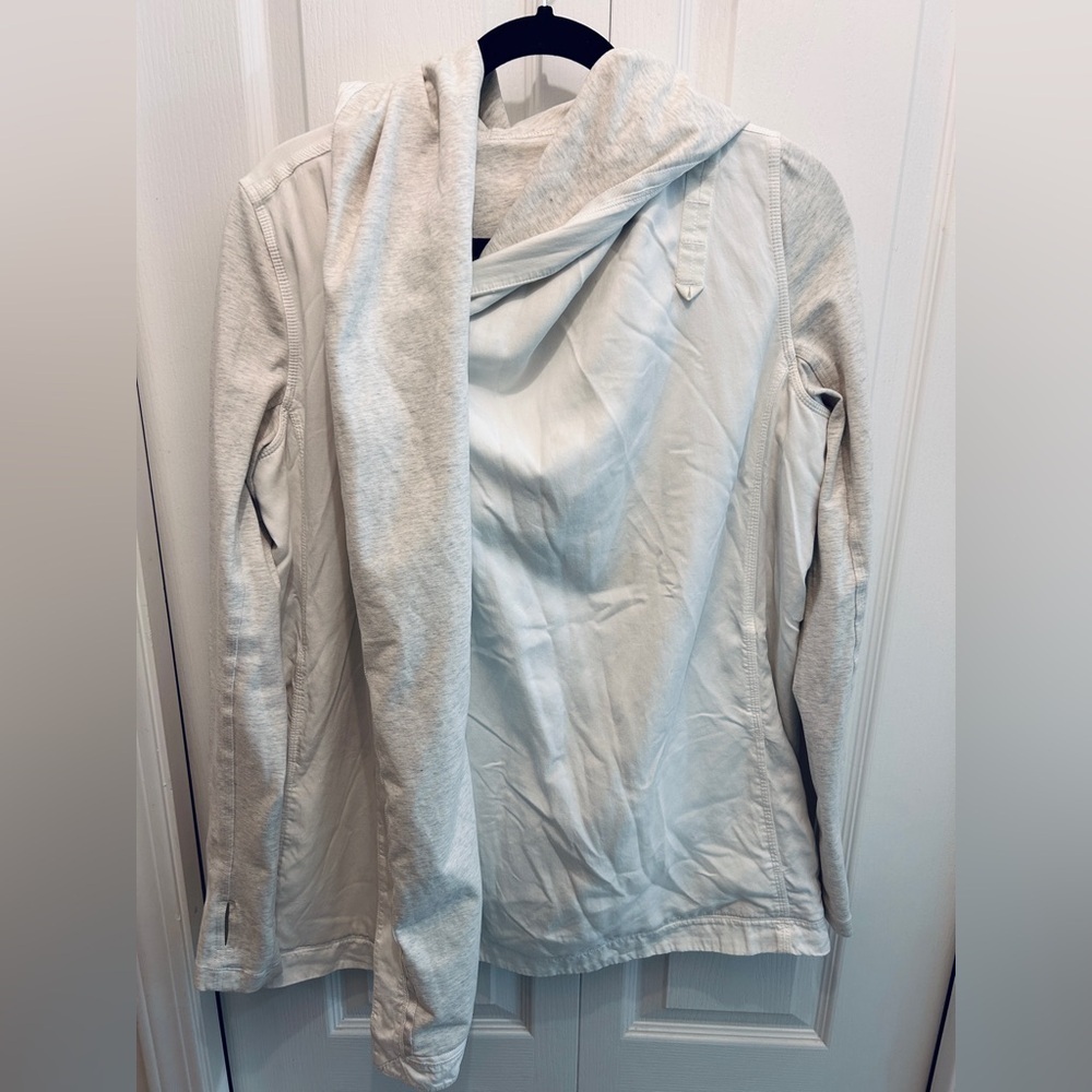 Lululemon Blissed Out Wrap in White / Heathered White • size 6 - Picture 7 of 14
